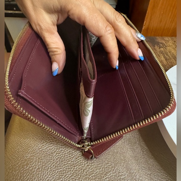 PRISTINE Vivienne Westwood Long Zip Round Wallet in Dusty Rose Saffiano - Picture 16 of 17